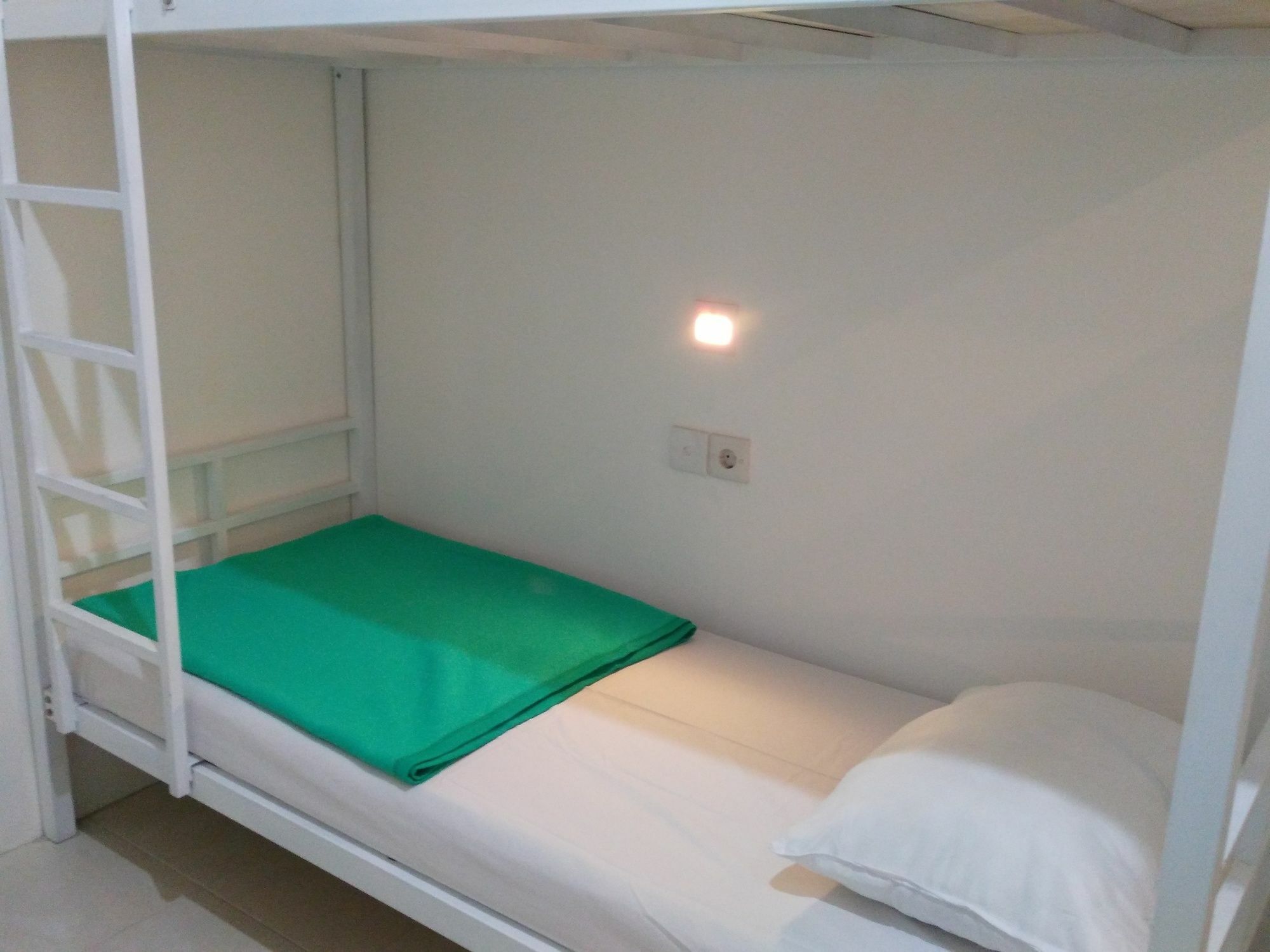 The Ruum Hostel Canggu Εξωτερικό φωτογραφία
