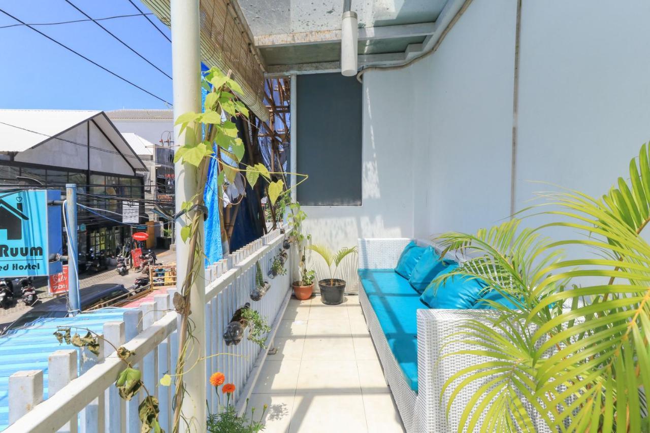 The Ruum Hostel Canggu Εξωτερικό φωτογραφία